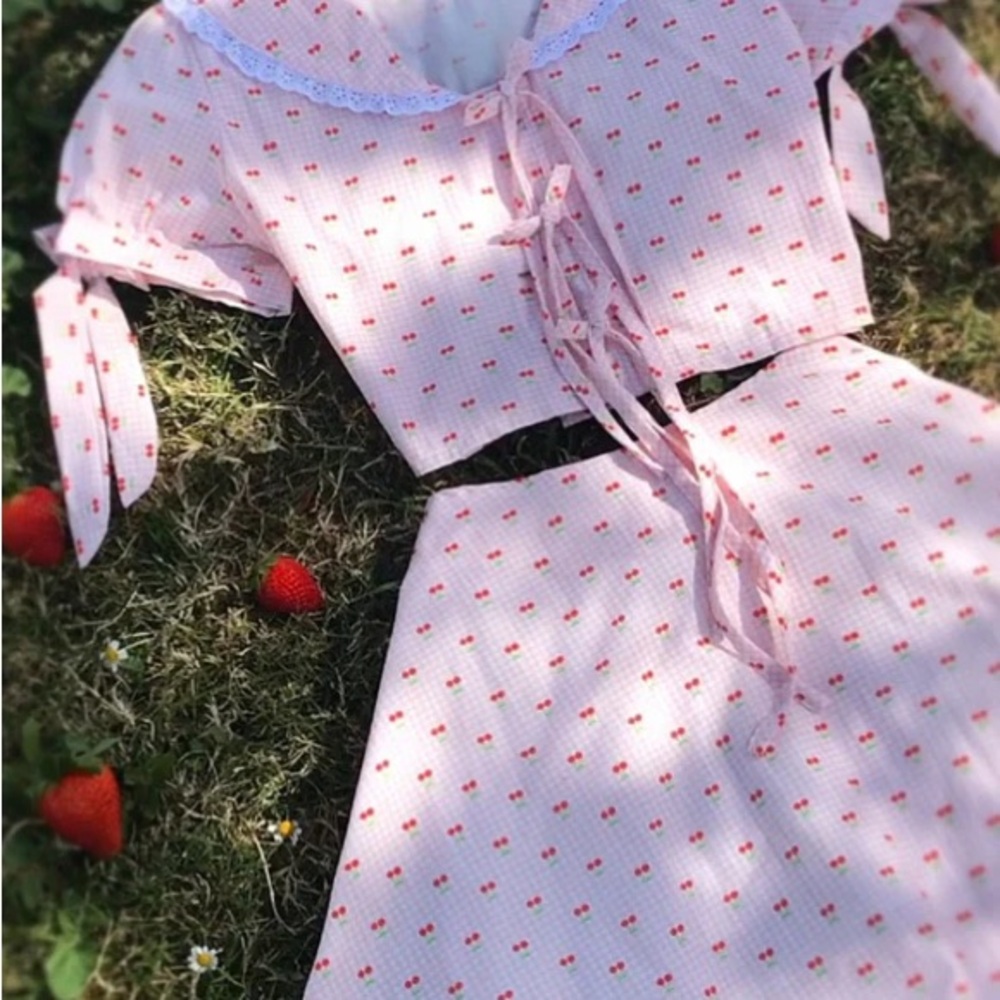 ISO Bonnechancecollections DoNotBuy!
Cherry pie 2 piece dress